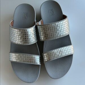 🩶Fitflop Metallic Slide Sandals